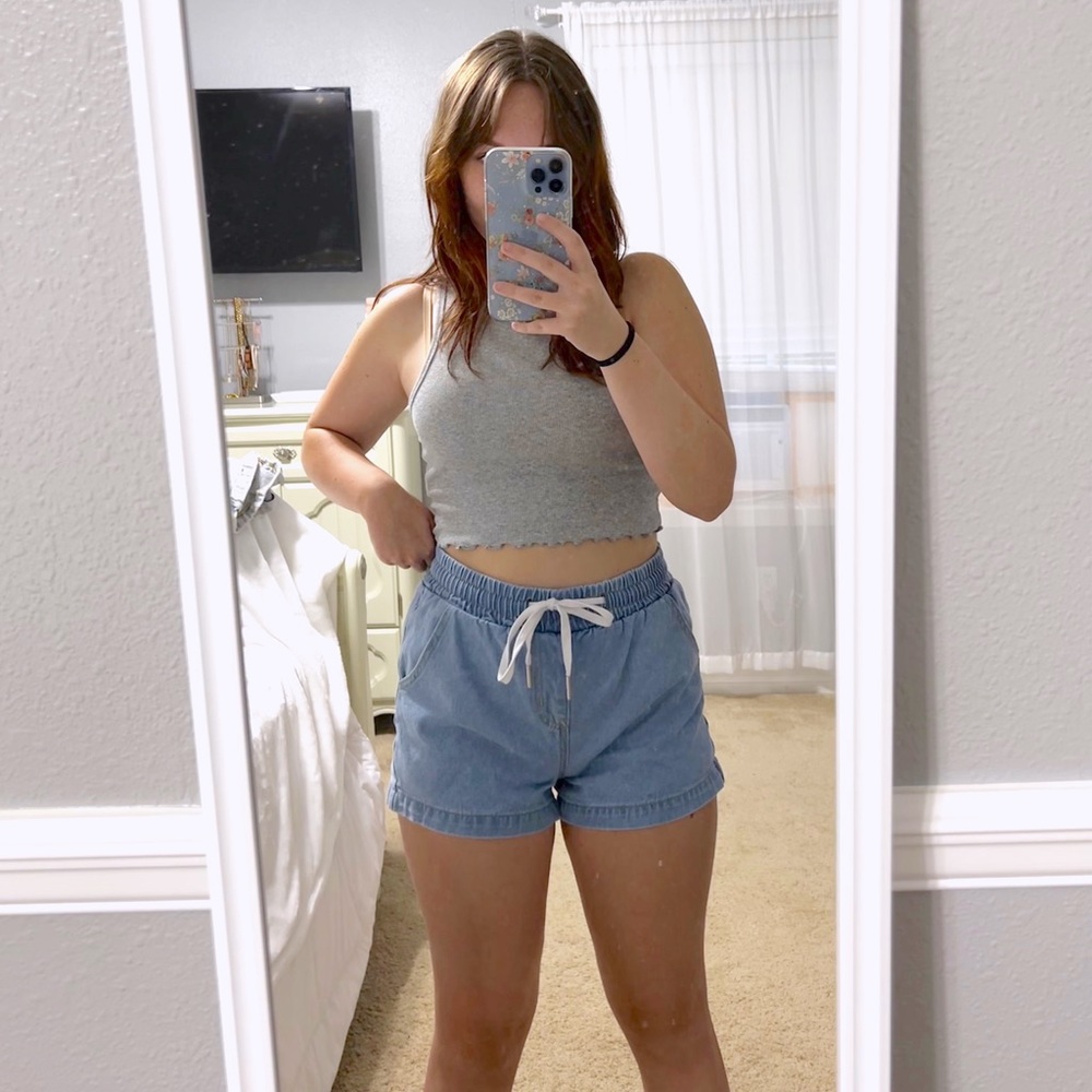 blue denim shorts with tie